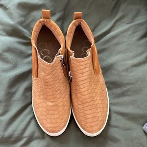 Camel sneaker wedge